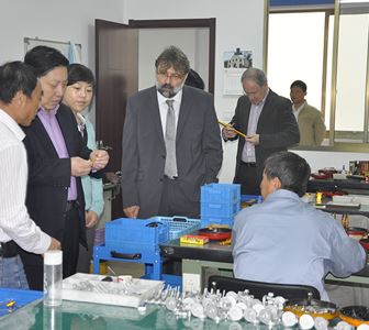 Lu, President of China rehabilitation appliance Association, and a delegation of British friends visited the company